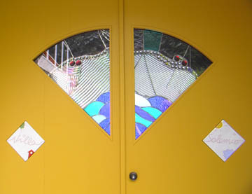 ステンドグラスとタイルのデザインドア